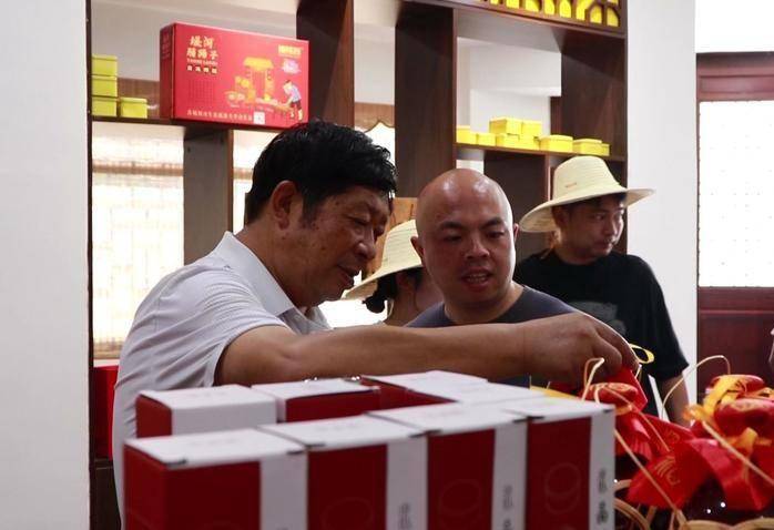 两座山一条路！“闵黑子”的二十年“共富”笔记(图11)